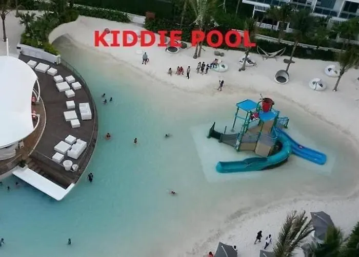 Azure Urban Wavepool A15 Near Airport Apartamento *